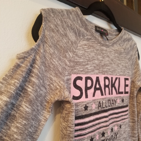 Cold shoulder sweater - Picture 2 of 3